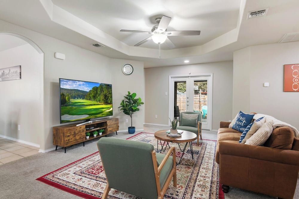Perfect Sa Getaway! Near Lackland Seaworld Alamo Riverwalk - سان انطونيو - غرفة معيشة
