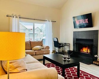 Mimosa-Mont-Orford-Memphremagog Beach - Magog - Living room