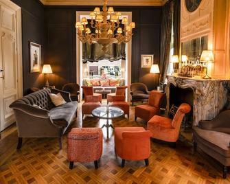 B&B 't Kasteel & 't Koetshuys - Veurne - Sala de estar