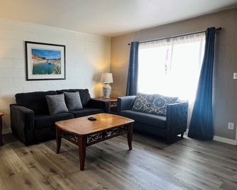 Lake Powell Motel & Apartments - Page - Sala de estar