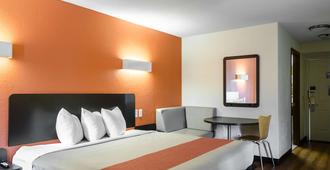 Motel 6 Westborough - Westborough - Bedroom