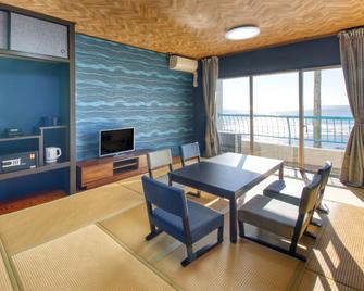 Hotel Green Plaza Kamogawa - Kamogawa - Eetruimte