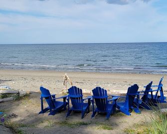 Haida Gwaii Glamping Co. - Tlell - Beach