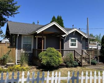 Adorable Cozy Oc Bungalow, Oregon City - Oregon City - Building