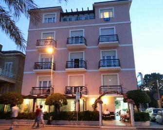 Hotel Rosa Meublé - Porto San Giorgio - Building