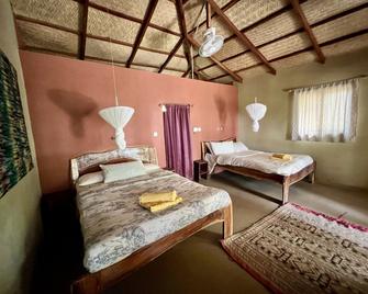 Nemasu Eco-Lodge - Gunjur - Habitación