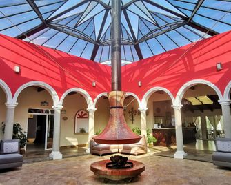 Hotel Villa Mercedes San Cristobal - סן קריסטובל דה לס קאסאס - לובי