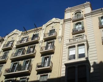 Hostal Felipe 2 - Barcelona - Building