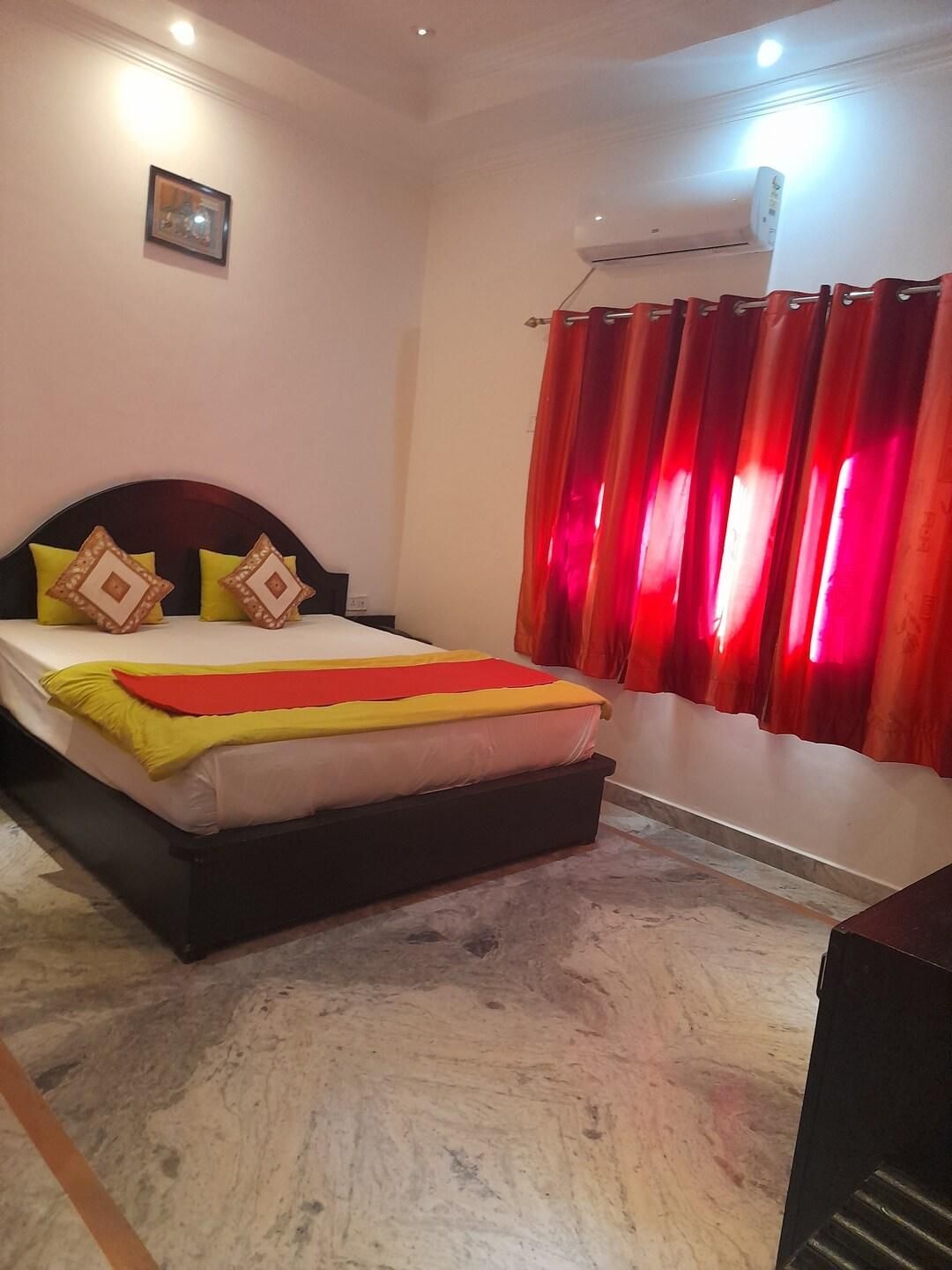 Hotel Khajuraho Inn - Khajuraho - Schlafzimmer