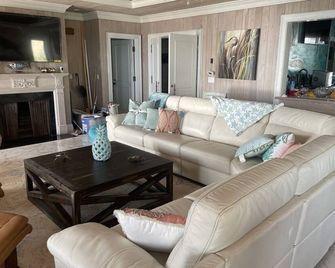 Villa Pasha Beach Front Estate Home - Green Turtle Cay - Salon