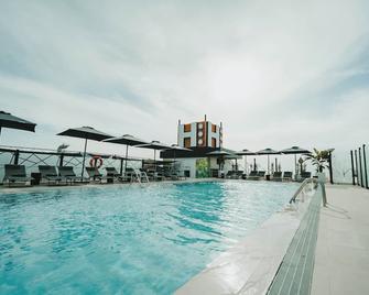 Hotel Málaga Nostrum Airport - Málaga - Bể bơi