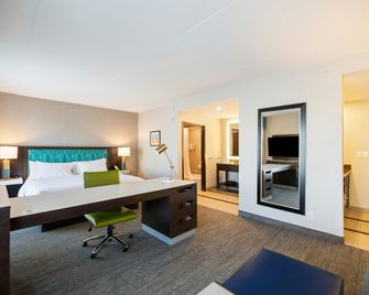 Hampton Inn by Hilton Winnipeg Airport/Polo Park - Winnipeg - Quarto