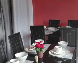 D&K Guest House - Maun - Eetruimte