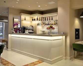 زانهوتل ريجينا - بولونيا - بار