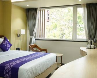 Purple Beds By Vits Dwarkesh - Surat - Bedroom