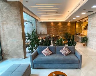 Coventina Lake Suites - Dhaka - Hành lang