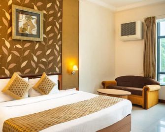 Hotel Royal Palace - Jalgaon