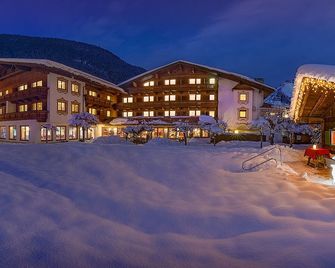 Alpenhotel Tirolerhof - Neustift im Stubaital - Gebäude