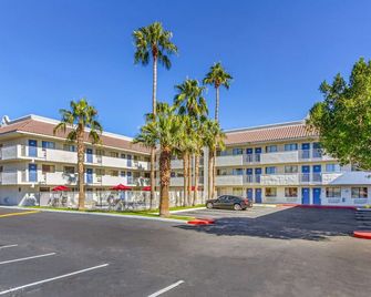 Motel 6-Phoenix, Az - West - Phoenix - Building