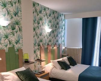 Hotel Le Centre - Les Herbiers - Bedroom