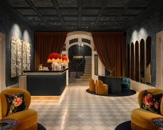 Montebelo Vista Alegre Lisboa Chiado Hotel - Lisbon - Front desk