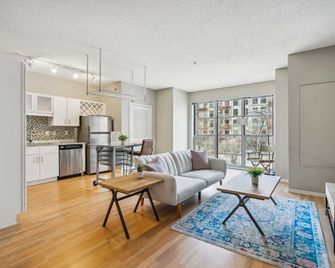 CozySuites Mill District with pool, gym # 10 - Mineápolis