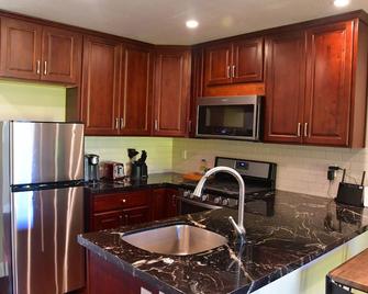 Newly-built guesthouse with complete privacy - Walnut Creek - Kitchen