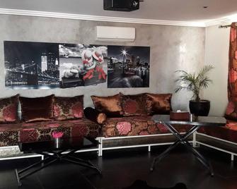 the villa du douar in Marrakech - Azib Oulad Lâdem - Lounge