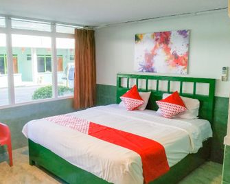 OYO 3098 Hotel Sahabat Baru - Singkawang - Chambre