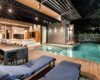 Casa Santaro - New Luxury 5 Bedroom Private Villa - Nicoya - Piscina