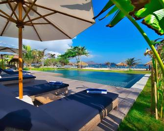 Segara Lombok Beach Resort - Kuta Lombok - Kolam