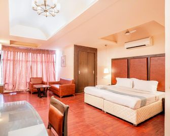Hotel Sai Prakash - Hyderabad - Bedroom