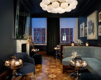 Kaya Great Northern Hotel - London - Wohnzimmer