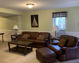 Paradise Found at Smith Mountain Lake - Huddleston - Living room