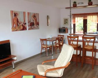 Holiday House - Blue Antik 101 Lipno Home - Lipno nad Vltavou - Sala de estar