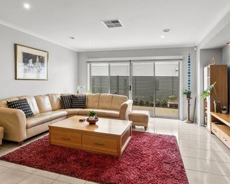 Jan Juc Deal 4 Bedrooms - Torquay - Living room