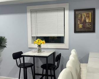 Charming Unit In Yonkers Close To Nyc - Yonkers - Dining room