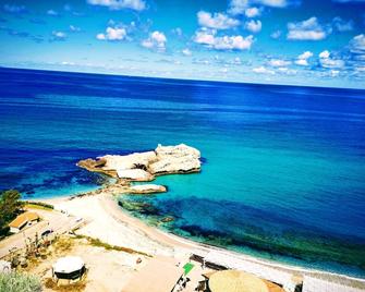 B&B Baia DI Riaci TRopea Apartment 5 pax within reach of the sea - Ricadi - Gebäude