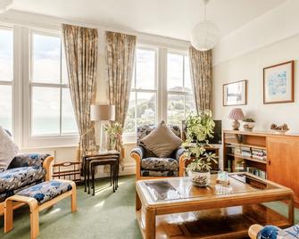 Clooneavin Apartment 3 - Lynmouth - Living room