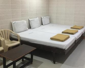 Sandeep Residency - Tirupati - Bedroom