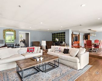 Near resorts, walk to town! - Basalt - Living room