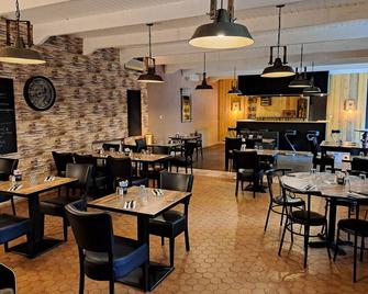 Logis Hotel Restaurant Les Platanes - Aramon