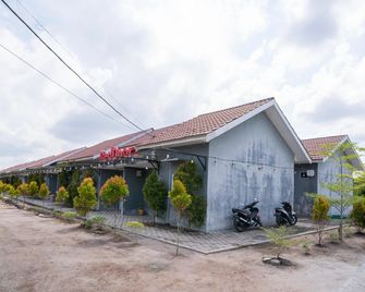 RedDoorz near Universitas Palangkaraya 2 - Palangkaraya - Living room