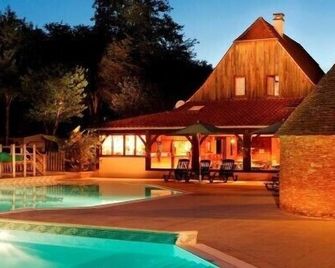 Benefits of Quality, Peace and Rest Guaranteed - Saint-André-d'Allas - Piscine