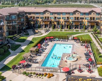 Condo at Barona Beach Lakeside Resort - West Kelowna - Pool