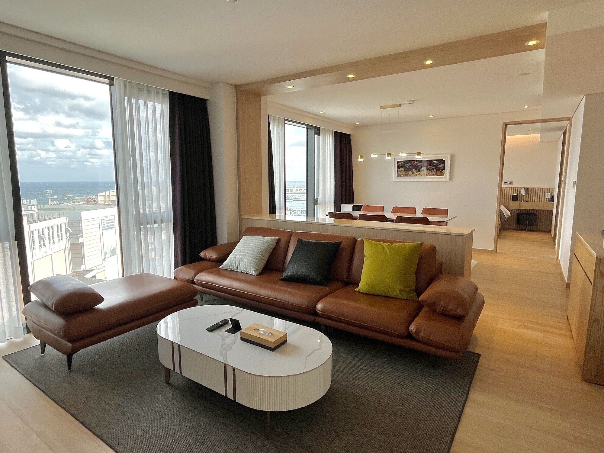 Hotel Fine Jeju - Seogwipo - Wohnzimmer
