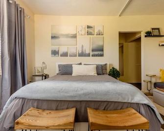 Elegant Design Studio Free Parking & Wi-Fi great for long stays. - Miami - Bedroom