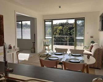 Blue Derby's NEW premium holiday spot. - Derby - Comedor