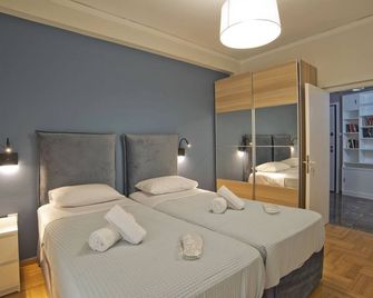 Fabi's Place Luxurious 2BR, Fully Renovated Apt - Atenes - Habitació
