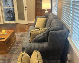 Charming 3-bedroom house in lovely Bluffton - Bluffton - Sala de estar